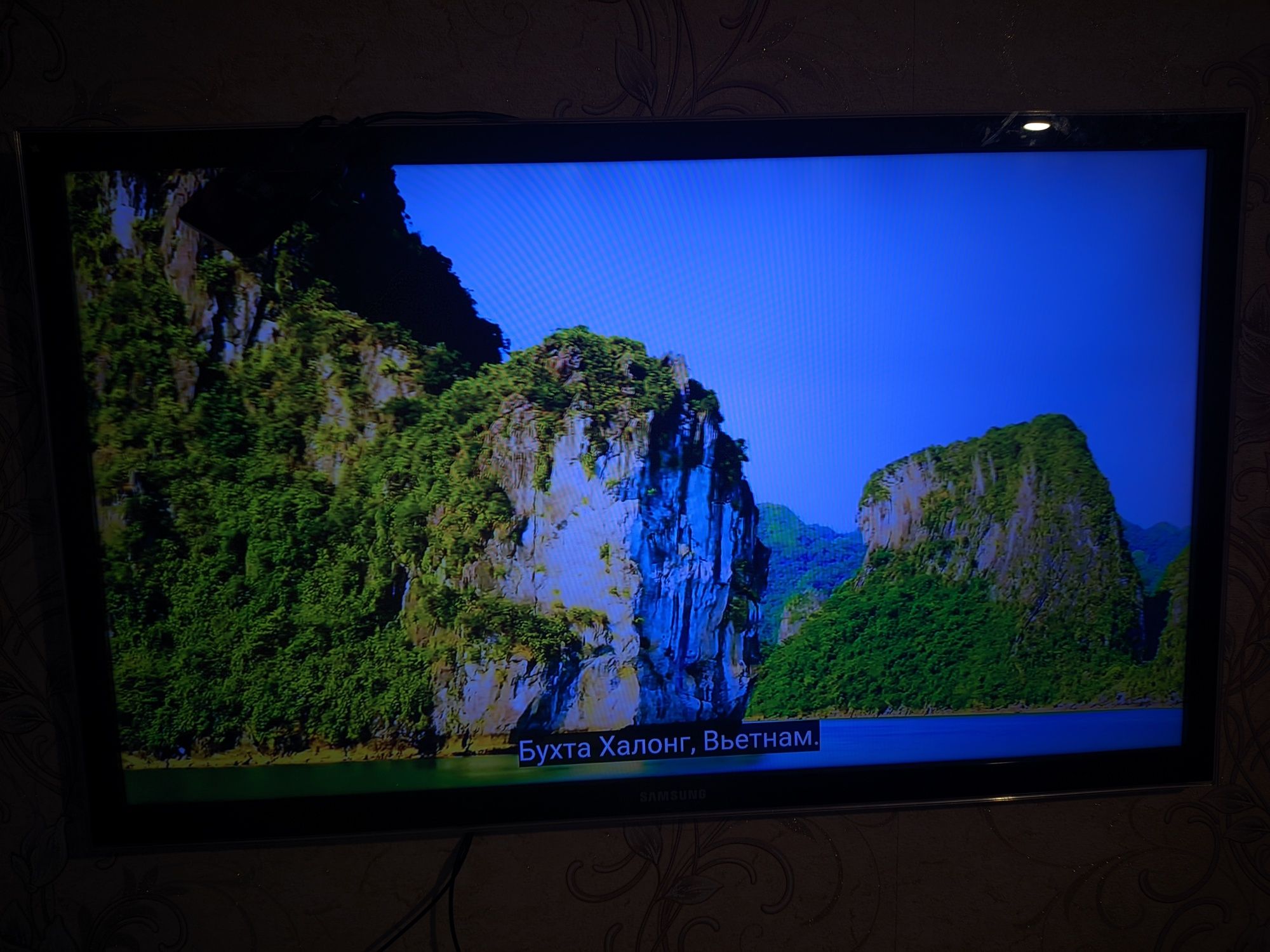 Samsung телевизор 40 дюйм + Смарт приставка H96max 4k ultra HD+ краншт