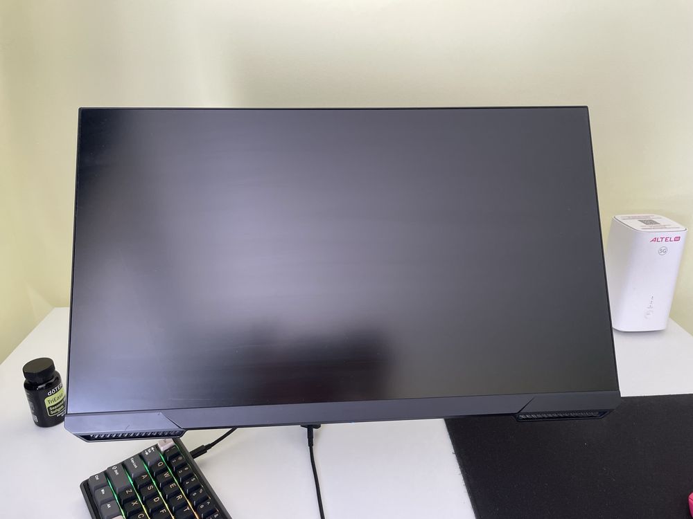 продам Монитор 24" Samsung Odyssey