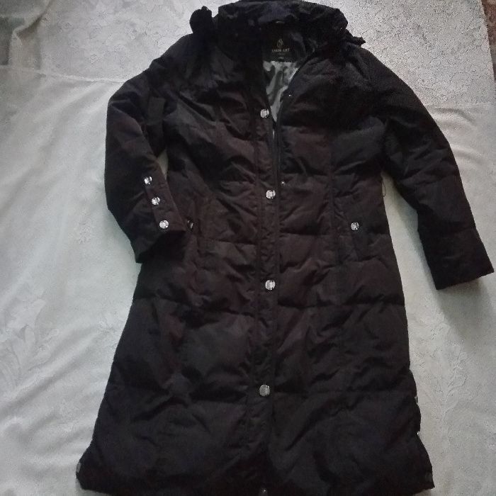 куртки 3 штуки, цена 2200 за шт