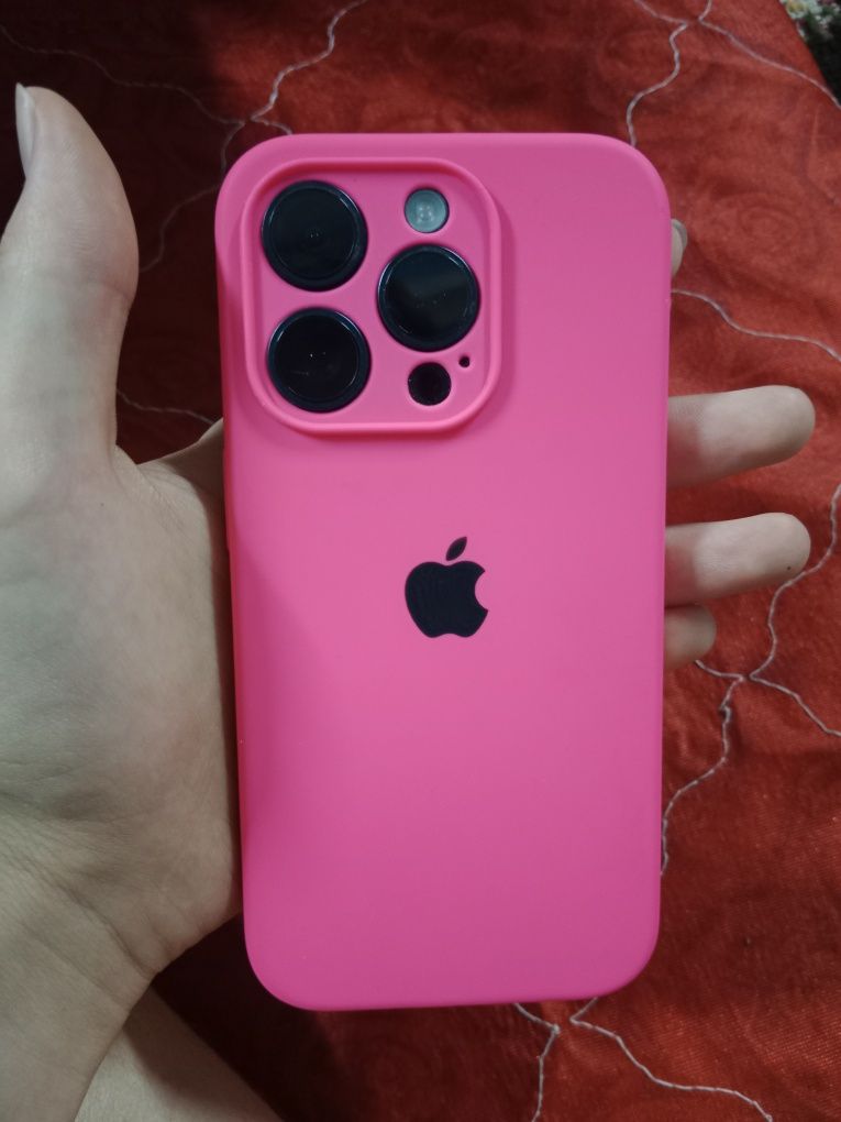 iPhone 15 pro почти новый