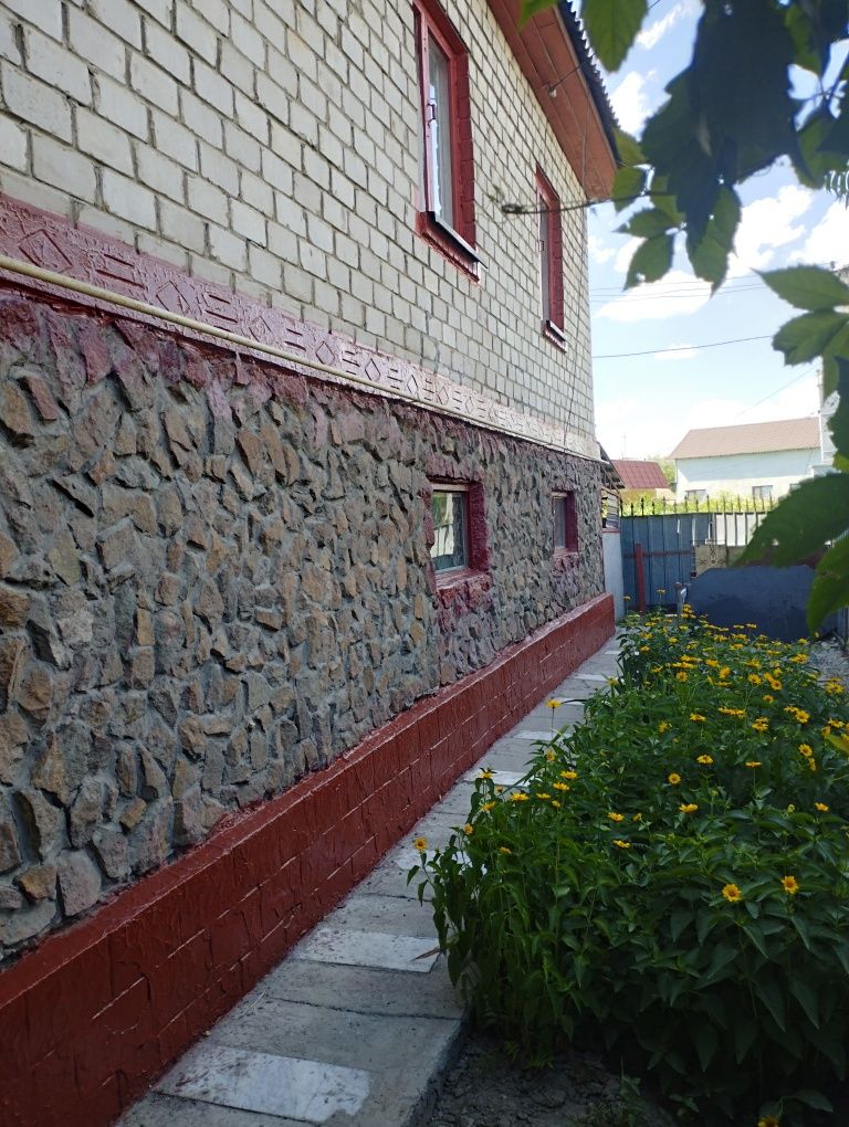 Срочно продам 2 х уровневый дом