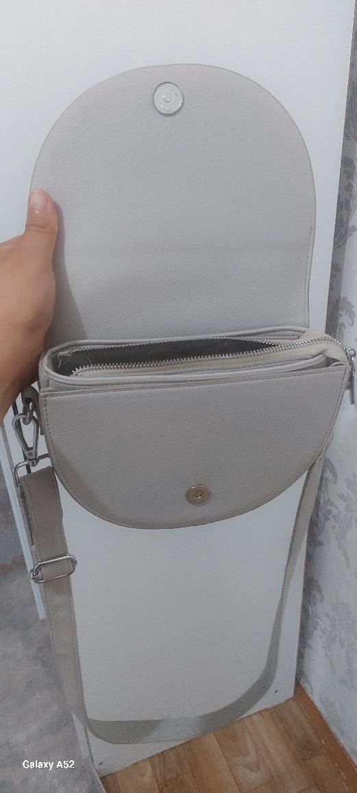 Продам женскую сумку