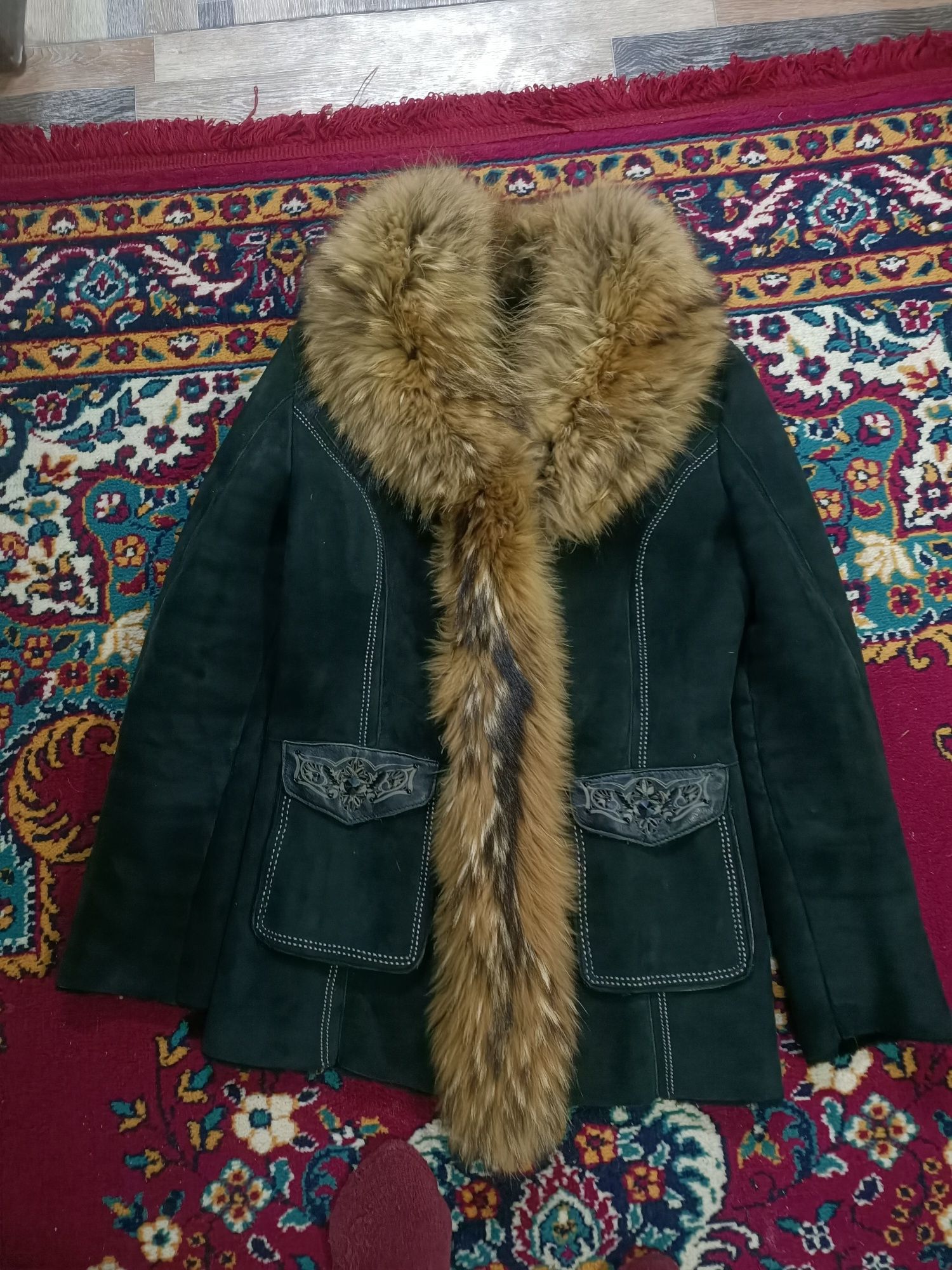 Продам женские вещи.