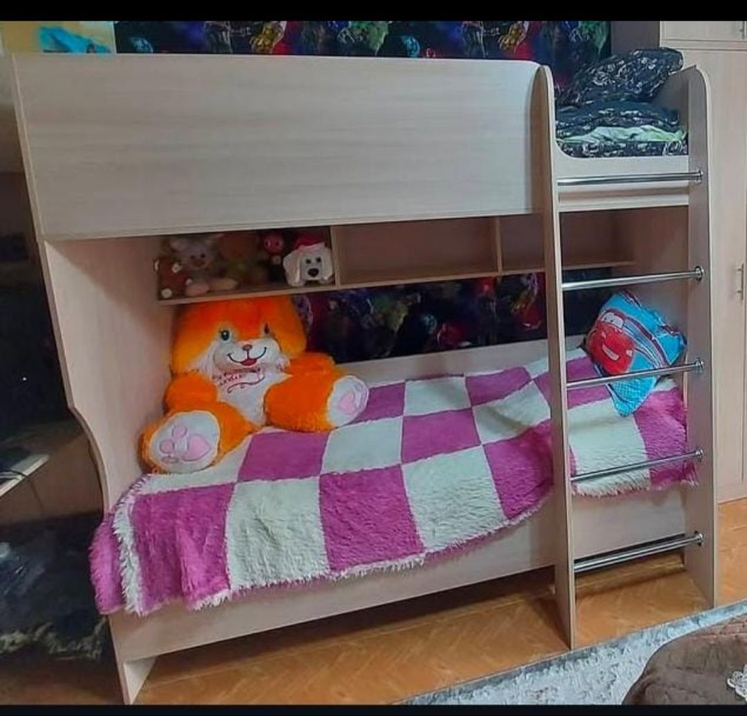 Продам двухъярусную кровать