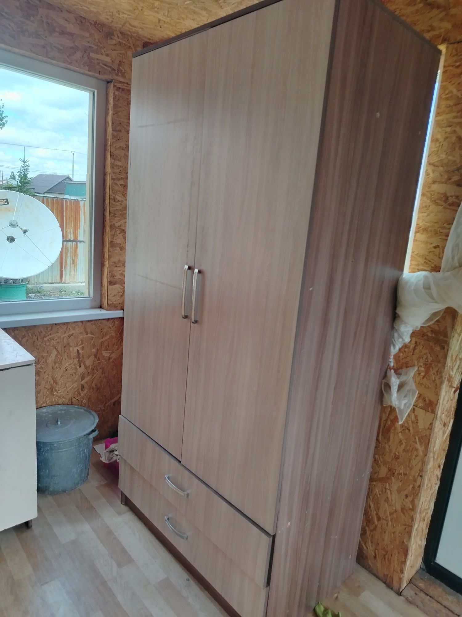 Продам вещевой шкаф