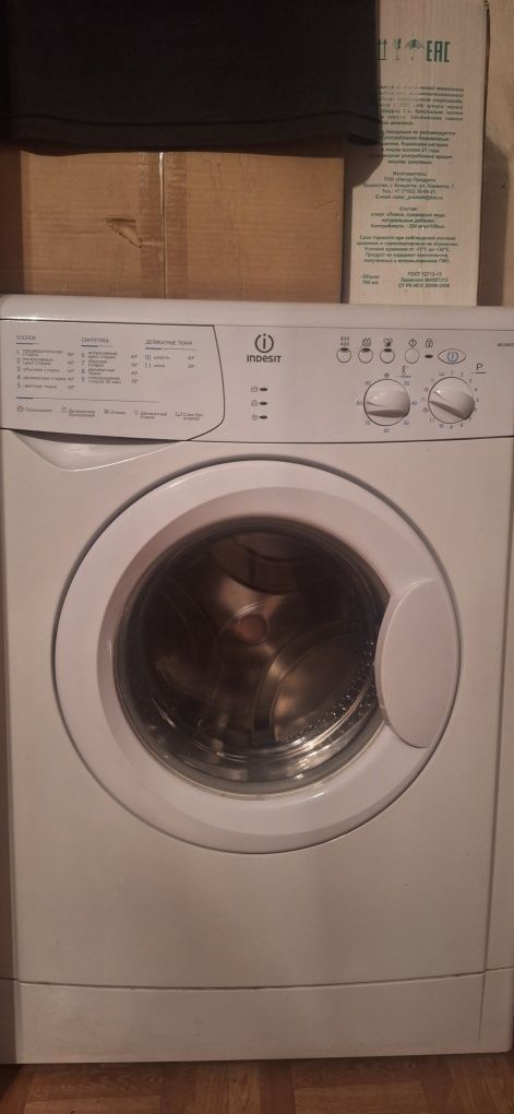 Стиральная машина INDESIT WIUN82