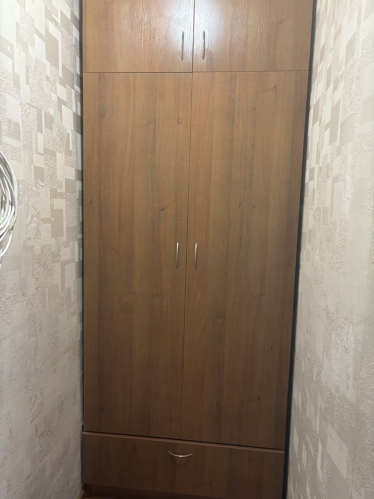 Продаю шкаф для прихожи……