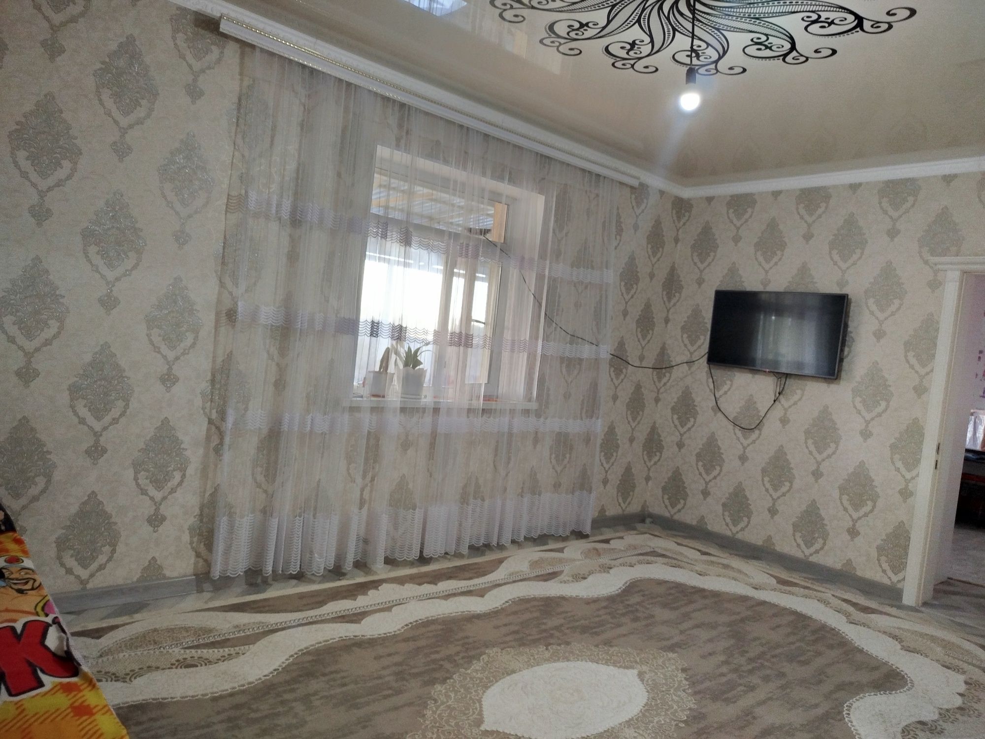 Продаётся дом. Байзакский р. Село Бурыл. Ул Байзак датка27