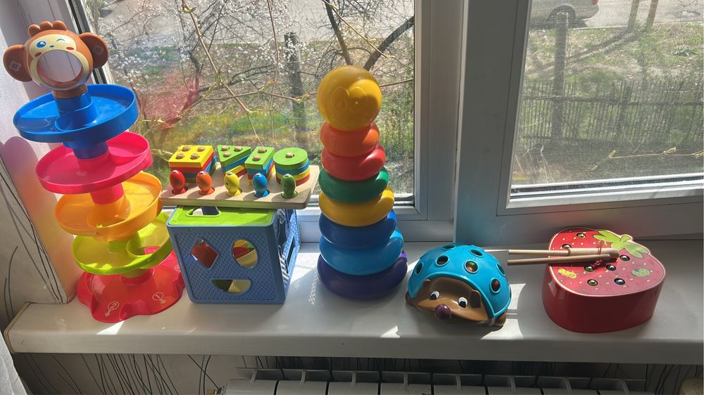 Продам развивающие игрушки