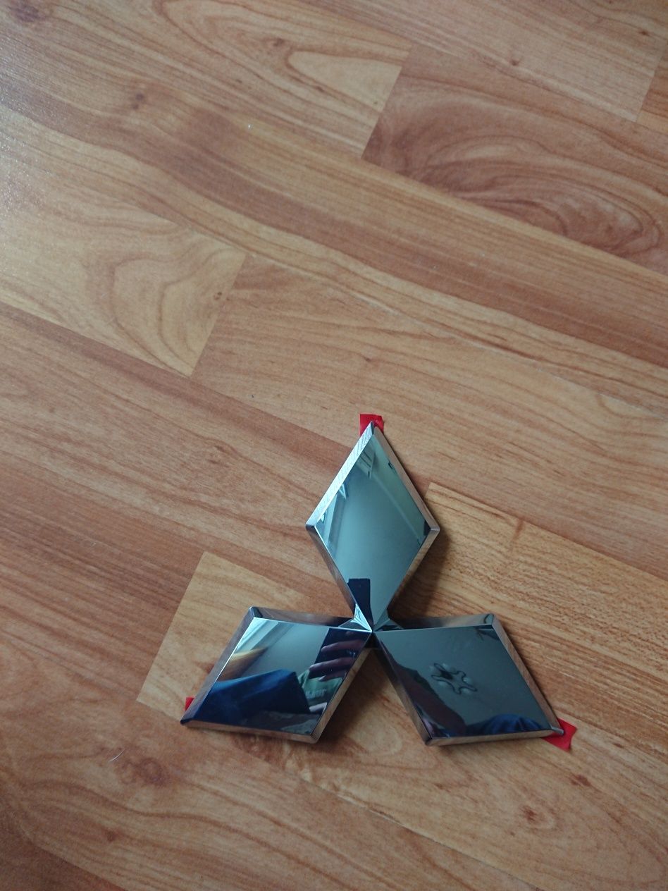 Передний Значок Mitsubishi original