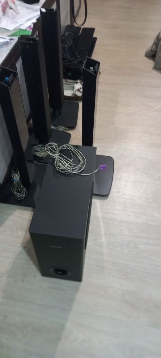 Продам домашний кинотеатр Pilips.