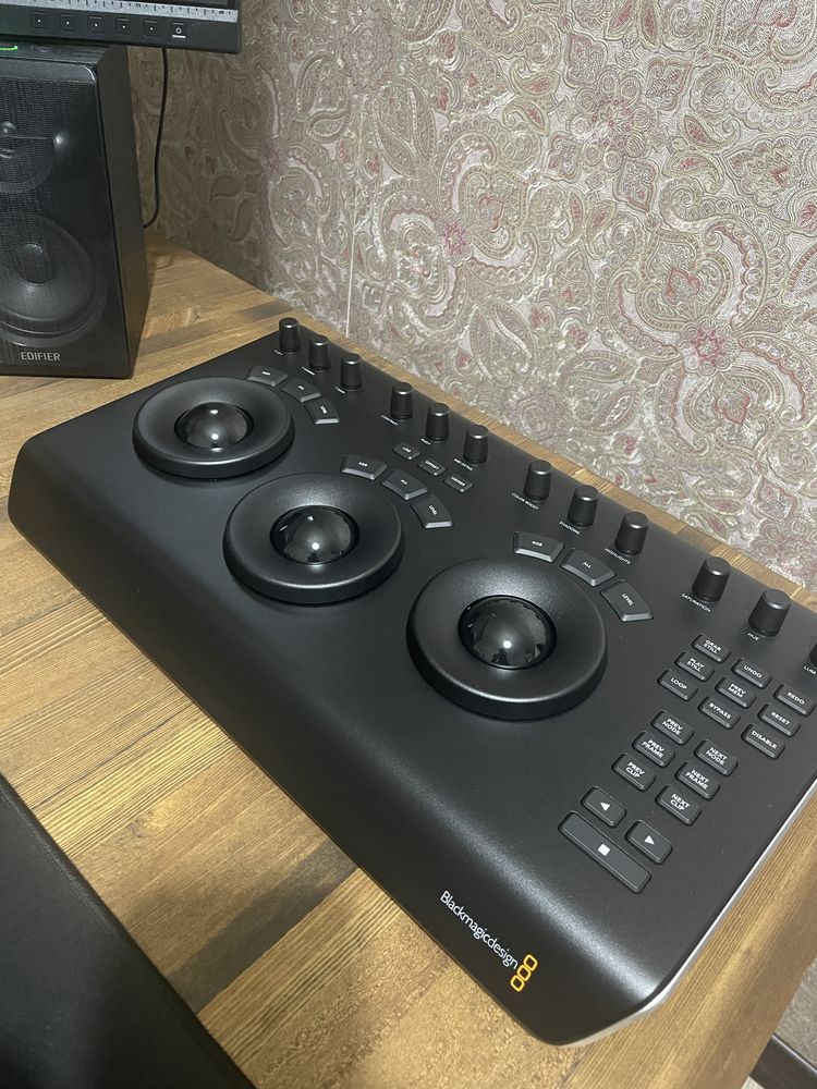 Панель Blackmagic Design Davinci Micro Panel
