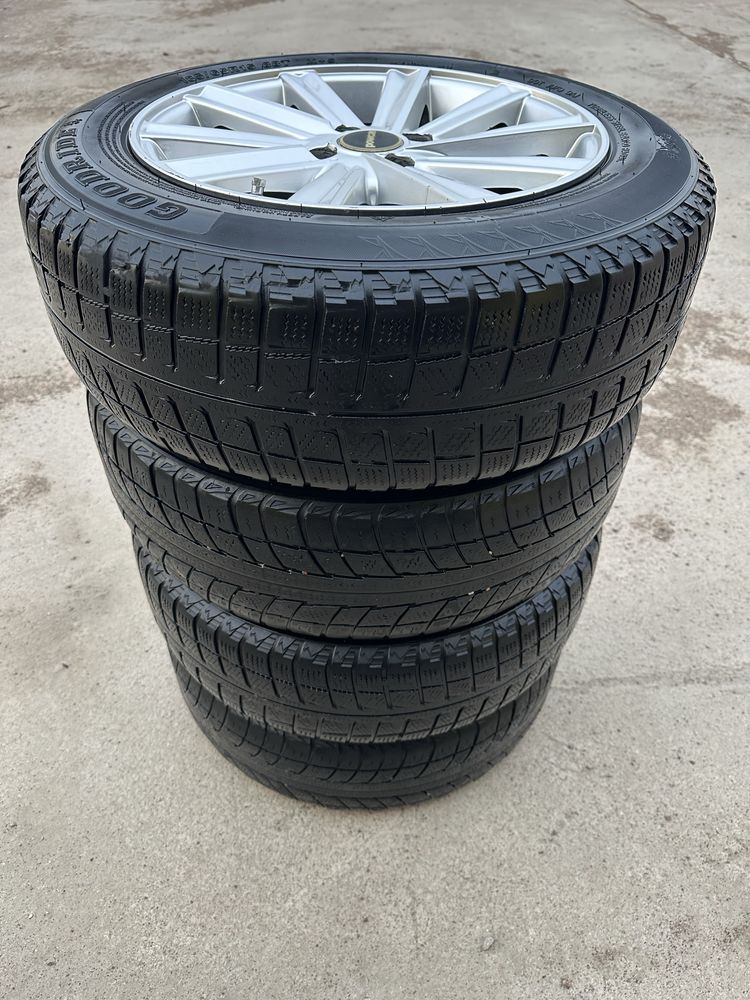 Продам титанки R15 камрики 4:100 с резиной 185/65