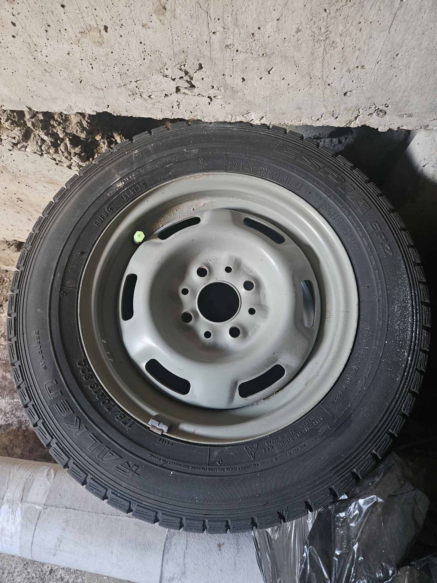 Резина с дисками 175/70/R13 состояние отличное. Срочно.