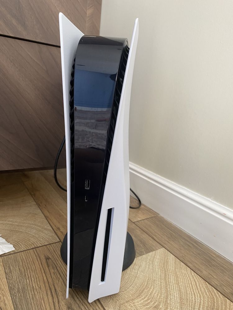 продам ps5 срочно