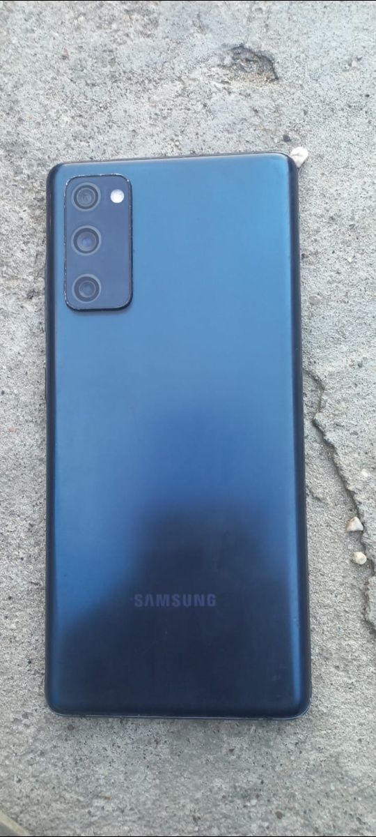 Samsung galaxy S20 FE 128/8