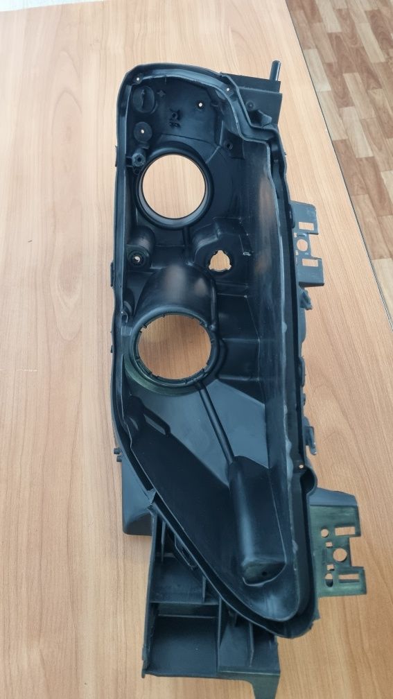 Продам/обменяю новые корпусы фар и стекла mazda cx7 пара