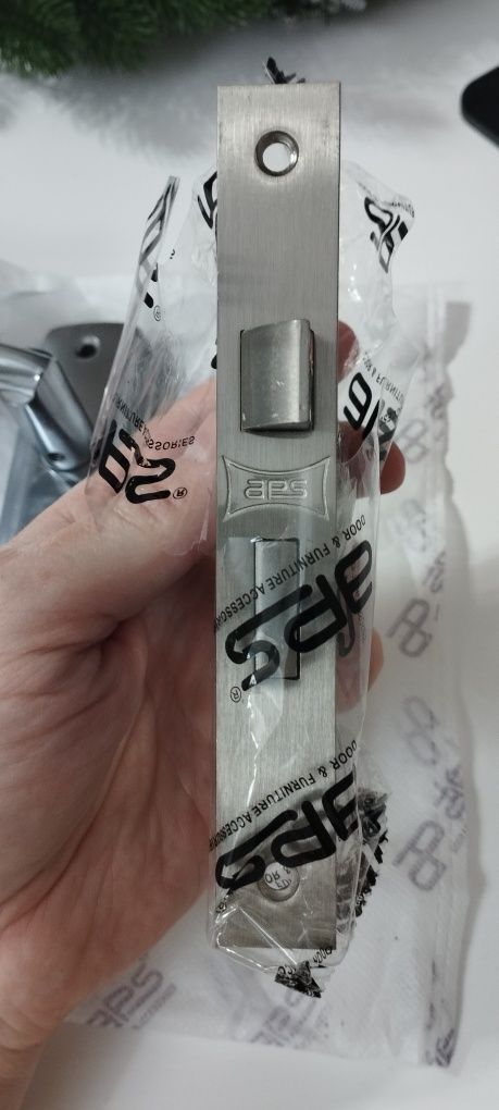 Замок врезной серебристый