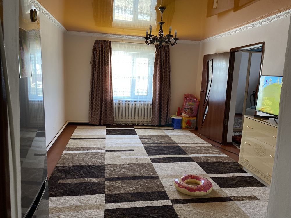 Продаётся частный дом в поселке Талсуат , 10 соток . 4 комнаты