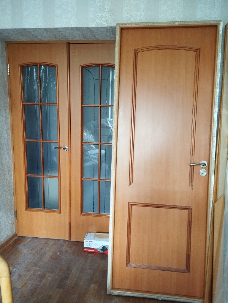 Алматы. Межкомнатные двери. 4 шт. Дерево