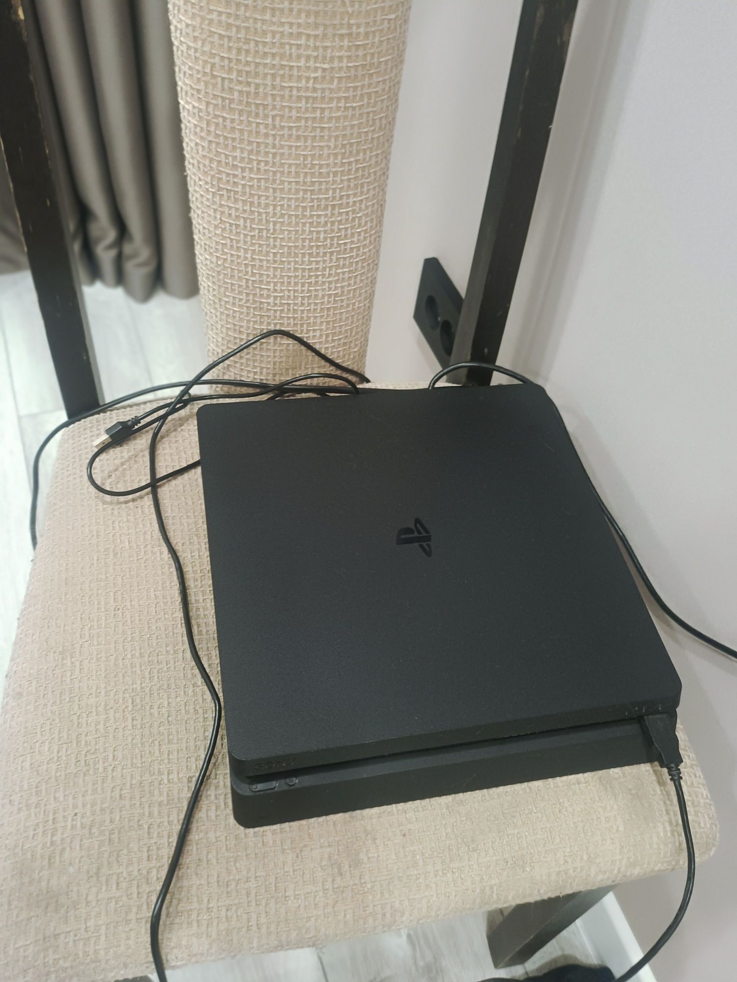 PlayStation 4 slim