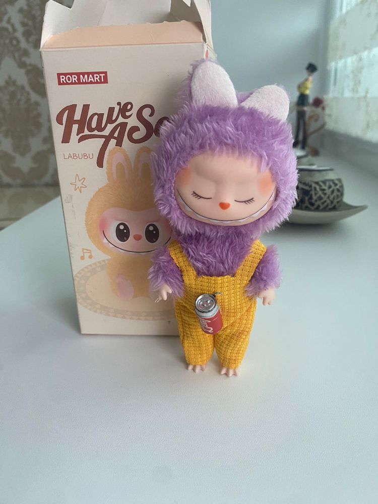 Продам Коллекционную игрушку Лабубу