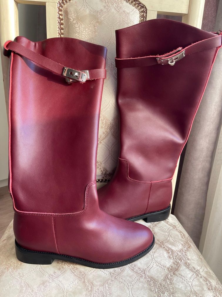 Женские сапоги бренда Hermes