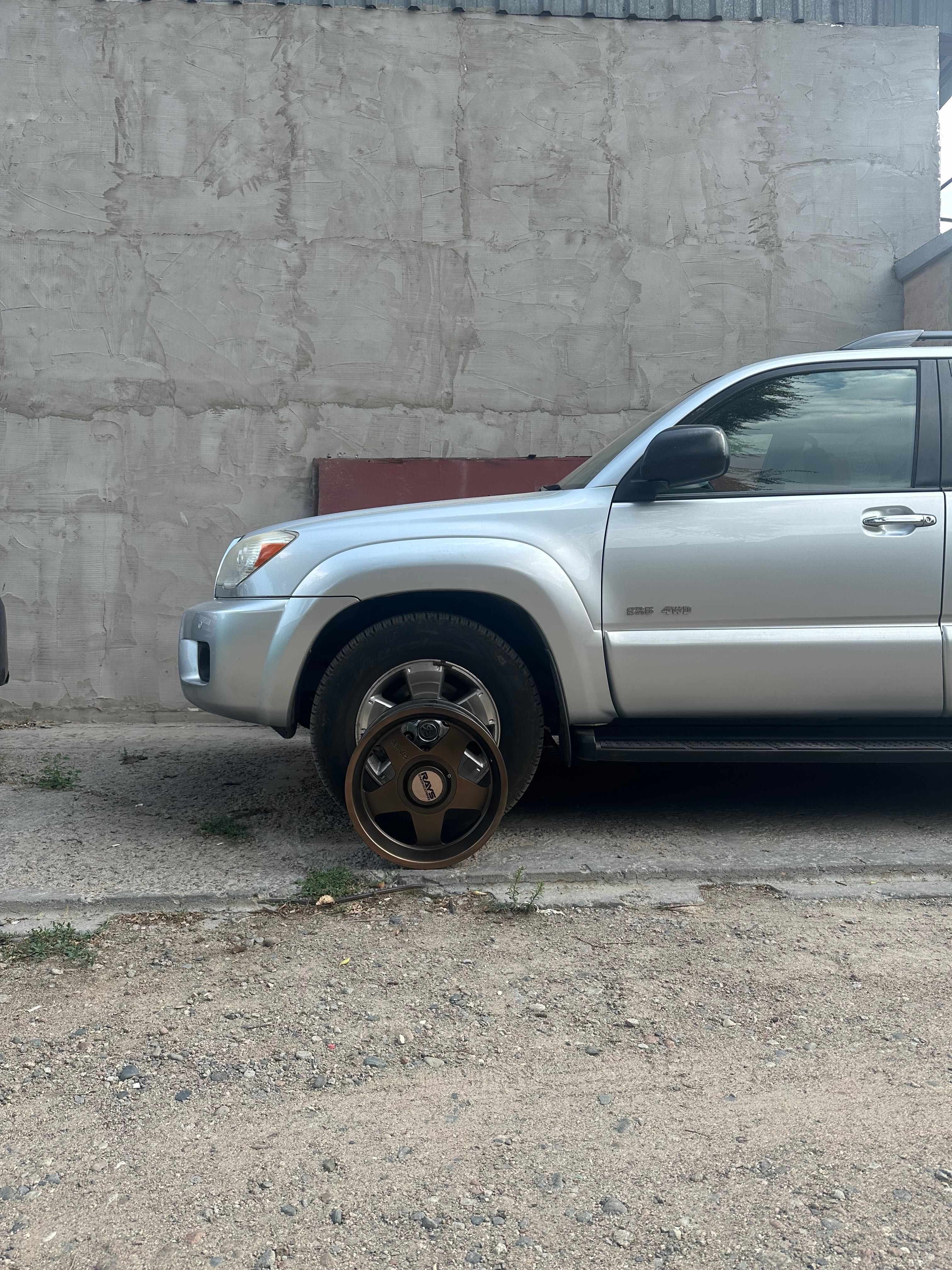 Диски Японские r17 6x139.7 8j e10