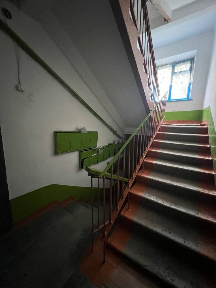 Продам двух комнатную квартиру, в центре города