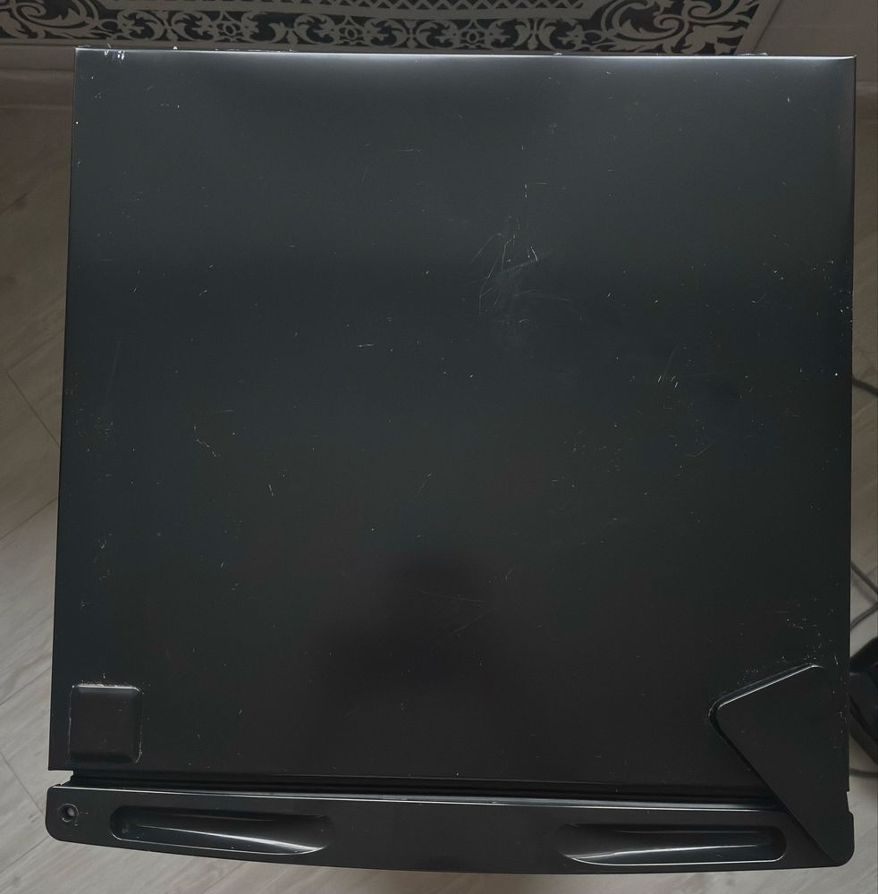 Холодильник TESLER RC-95 BLACK