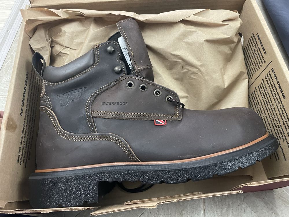 Продаю ботинки мужские Redwing