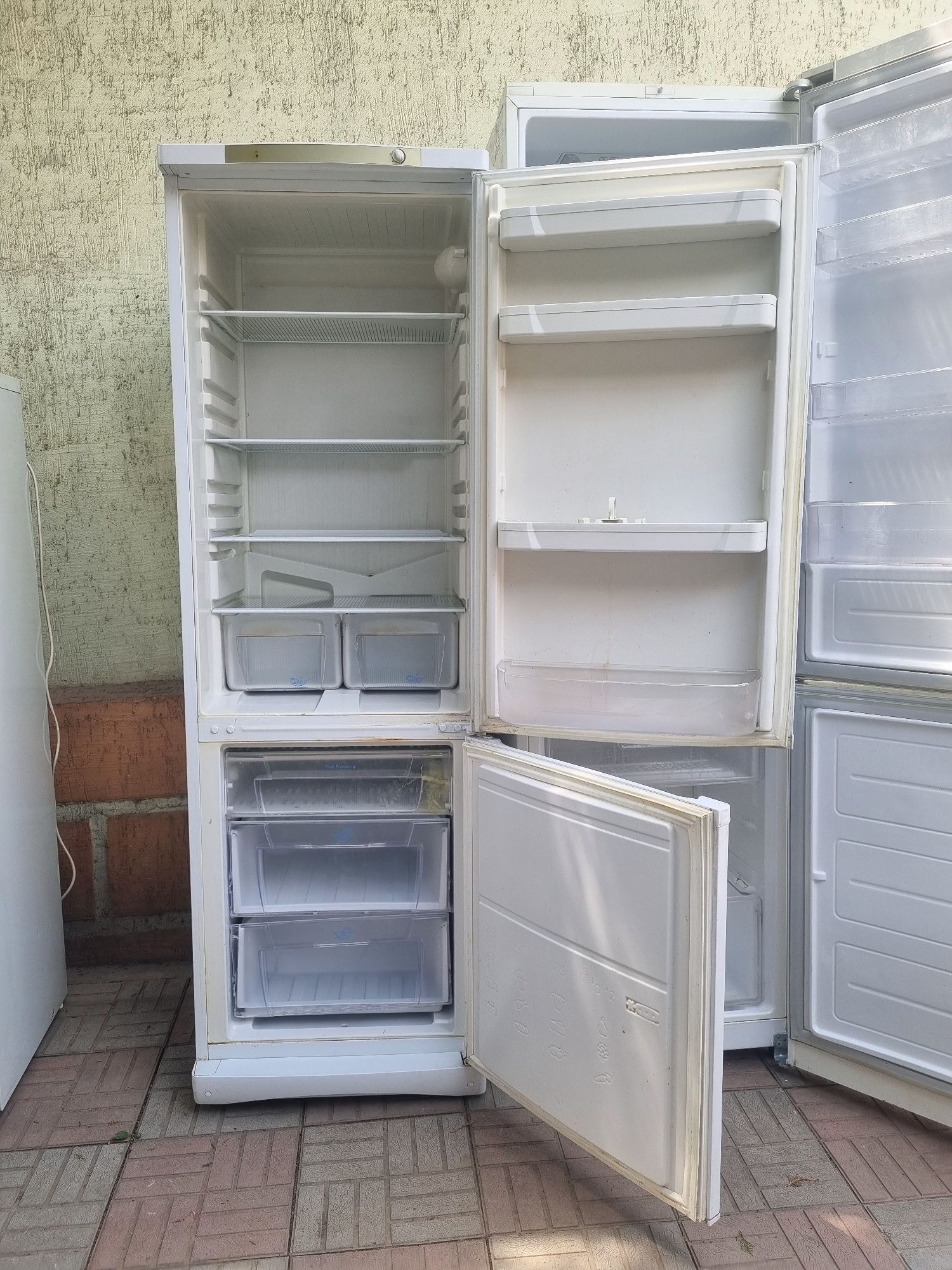 Холодильник INDESIT