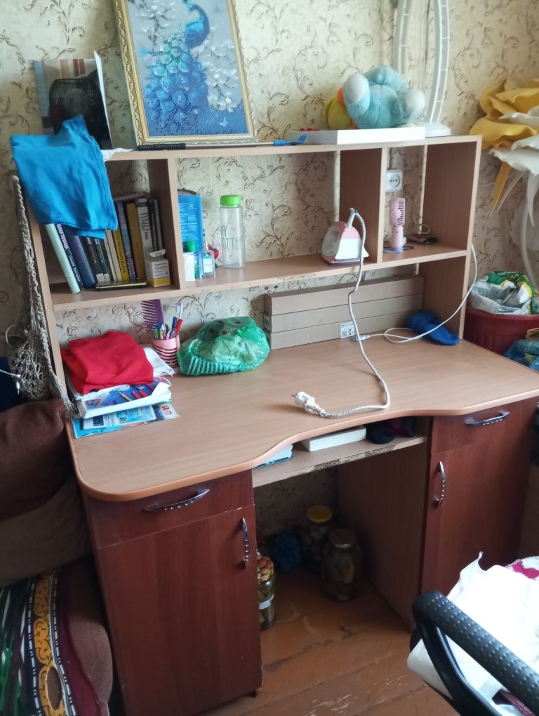 Отдам даром стол