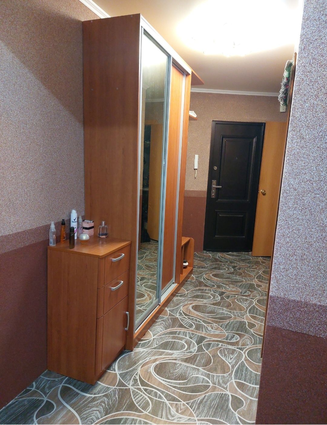 Продам  прихожую