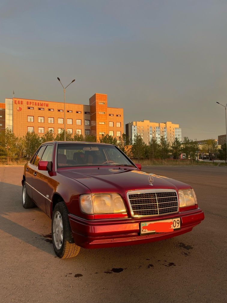 Продам Мерседес 124