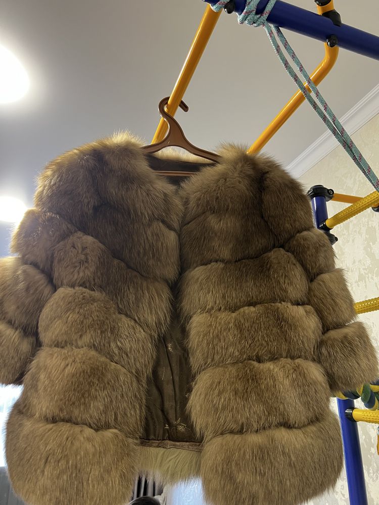 Продам шубу натуральную чернобурку