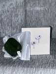 Airpods Pro 2.