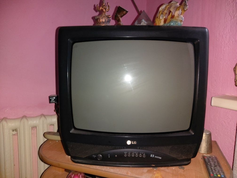 Телевизоры 2 штуки
