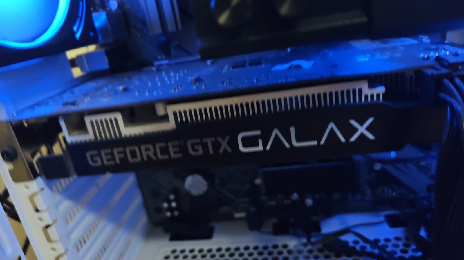 продам видеокарту gtx 1660 6gb