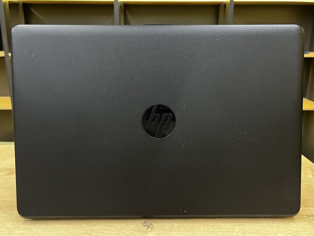 Офисный ноутбук HP Laptop 15 - Celeron N3060/4GB/SSD 128GB