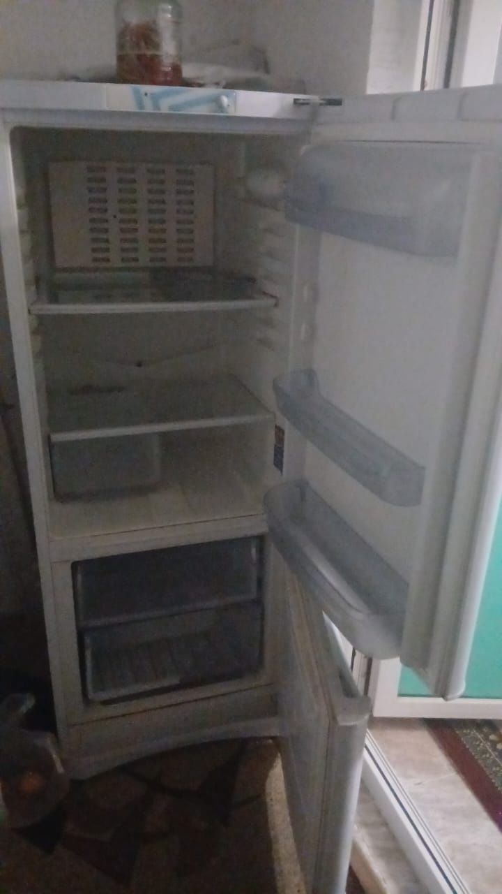 Холодильник INDESIT