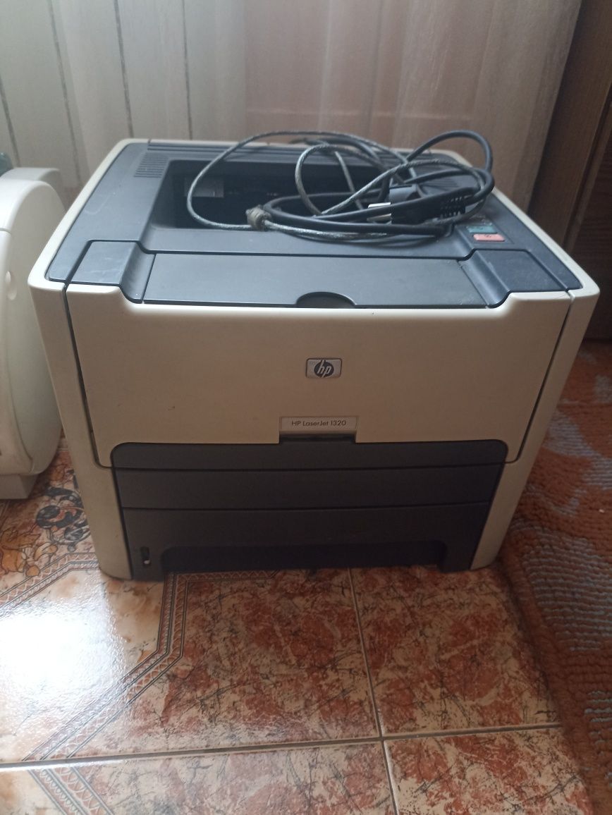 Принтеры Canon 1120, 810 и HP lazer Jet 1320