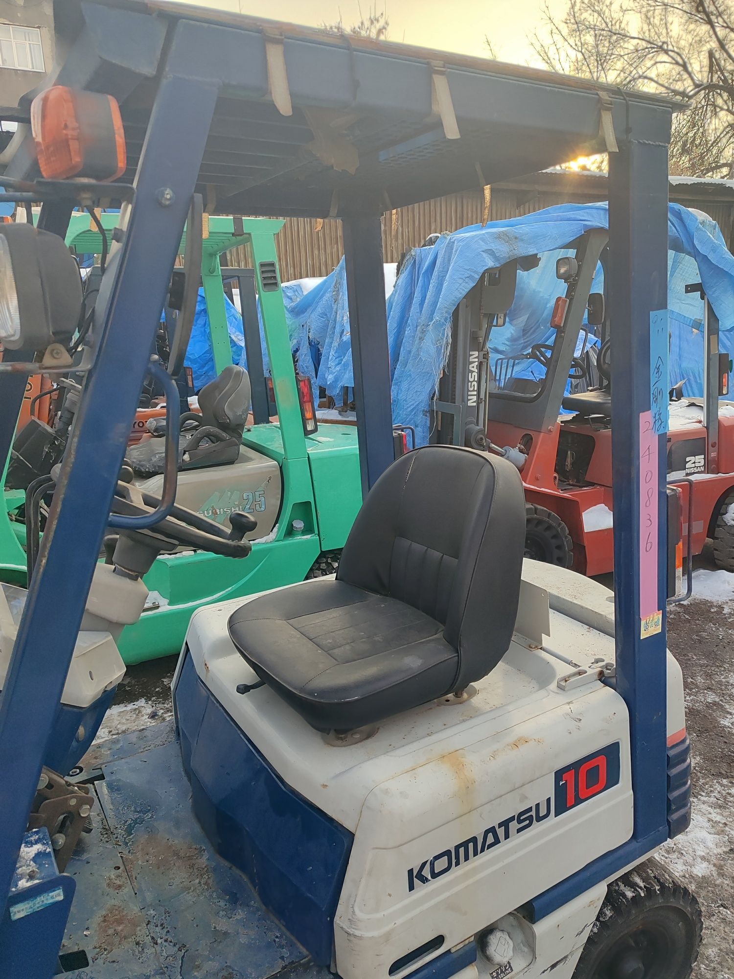 Вилочный погрузчик KOMATSU тонник (Япония)