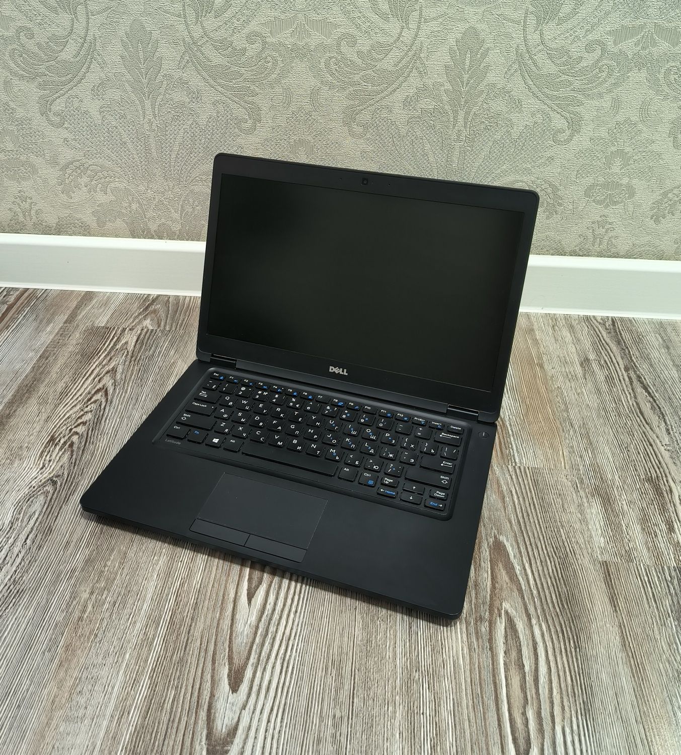 Срочно мощный ультрабук Dell\CORE i5-7300\озу`8 ГБ\ССД накопитель\14''