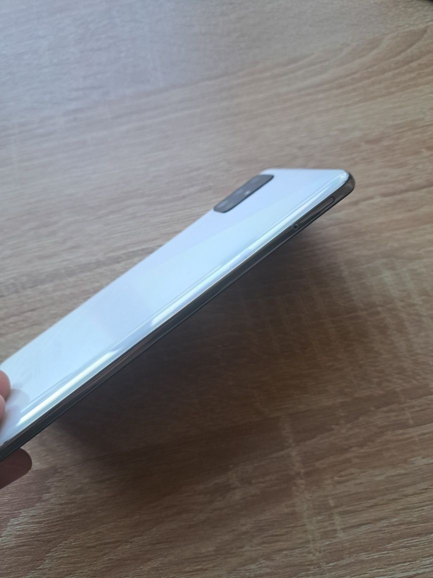 Самсунг а51 4/64 gb