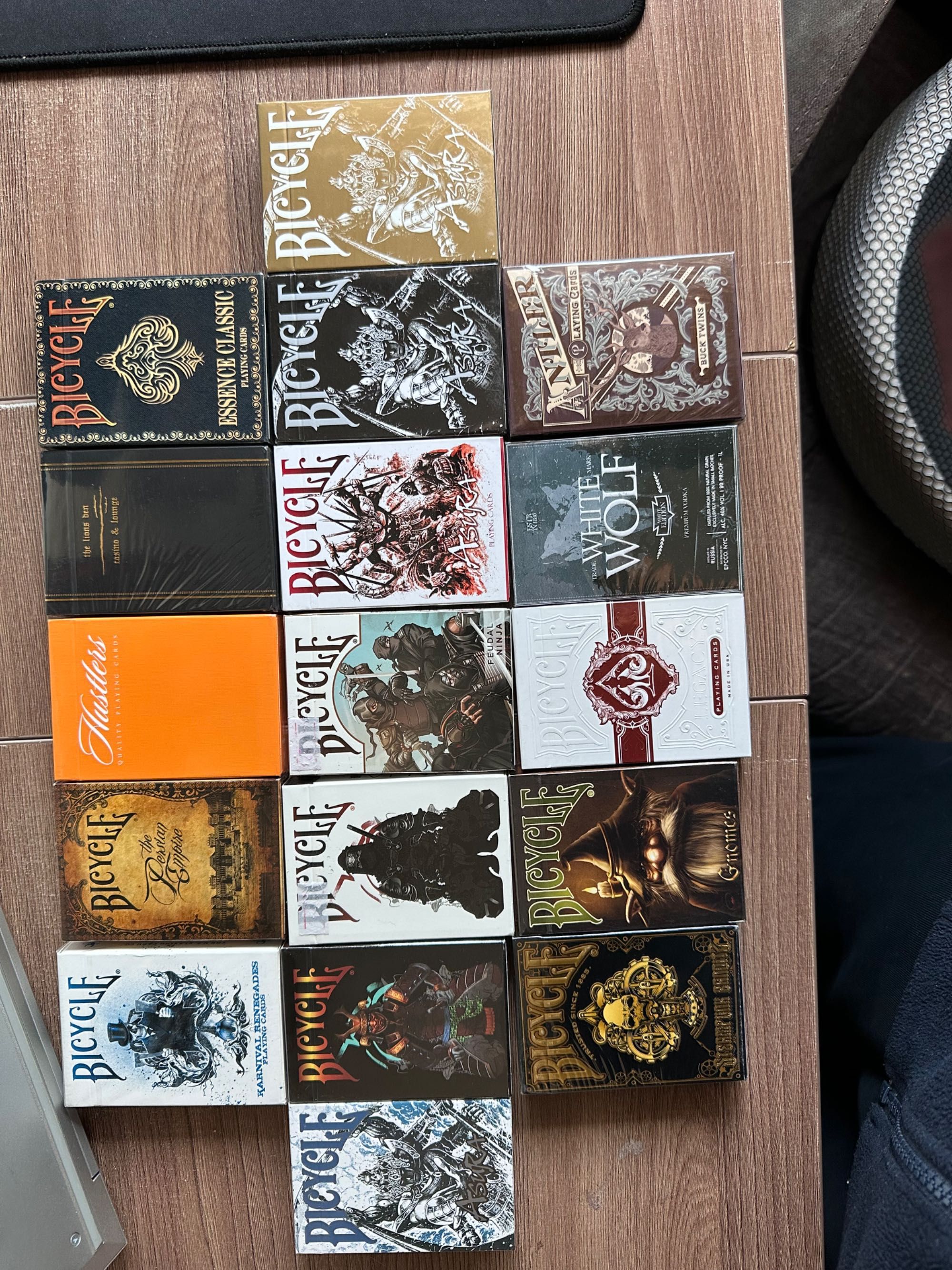 Коллекционные и Дизайнерские Игральные Карты