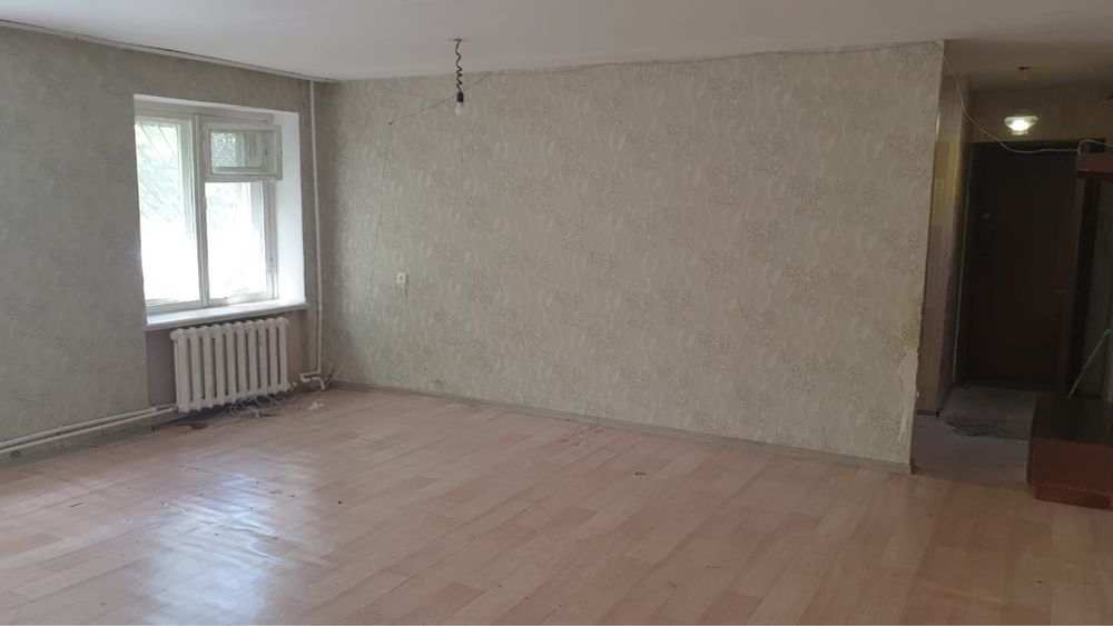Сдам  3-х комнатную на длительный срок.