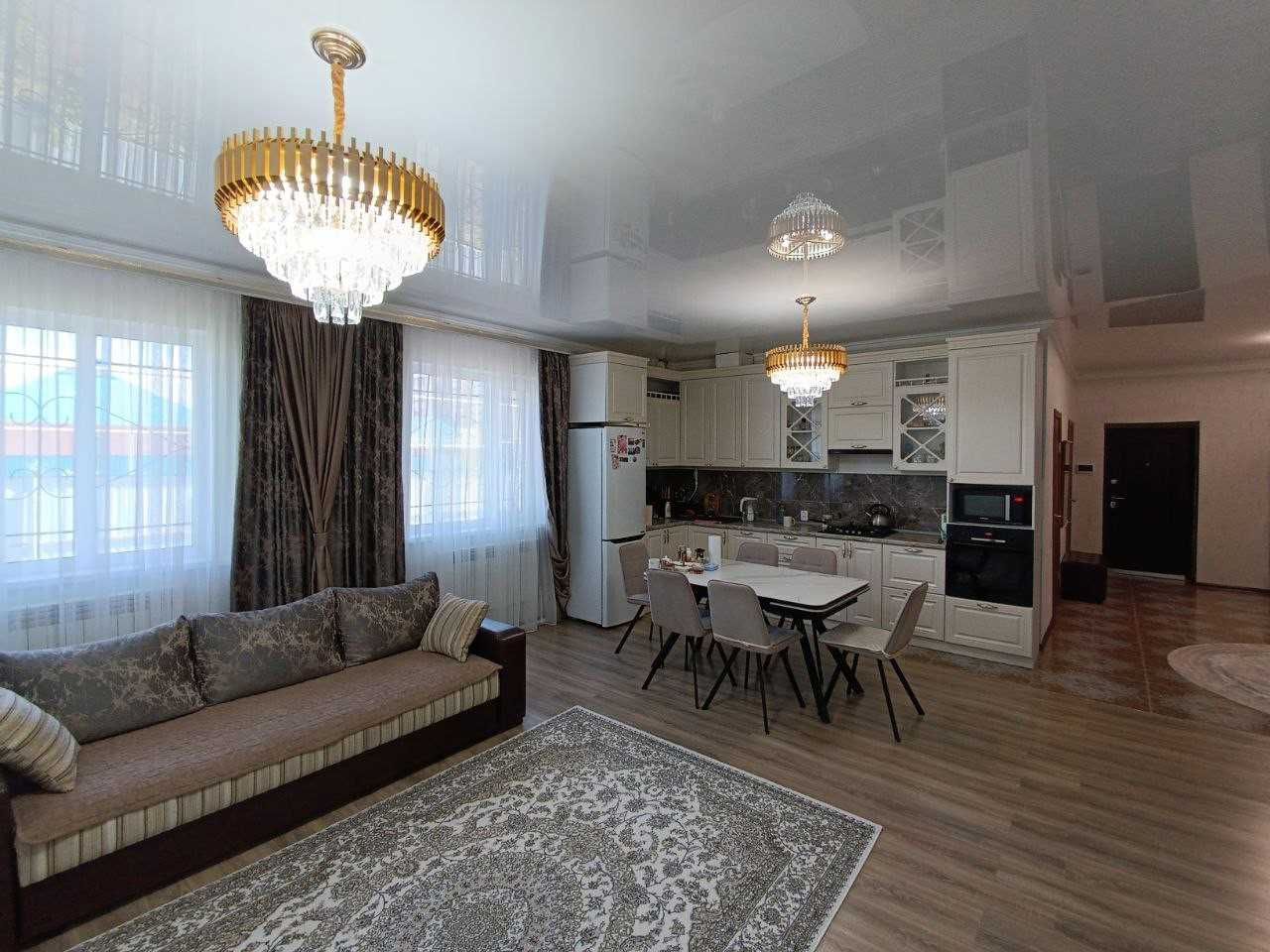 Продам коттедж в районе Плазы