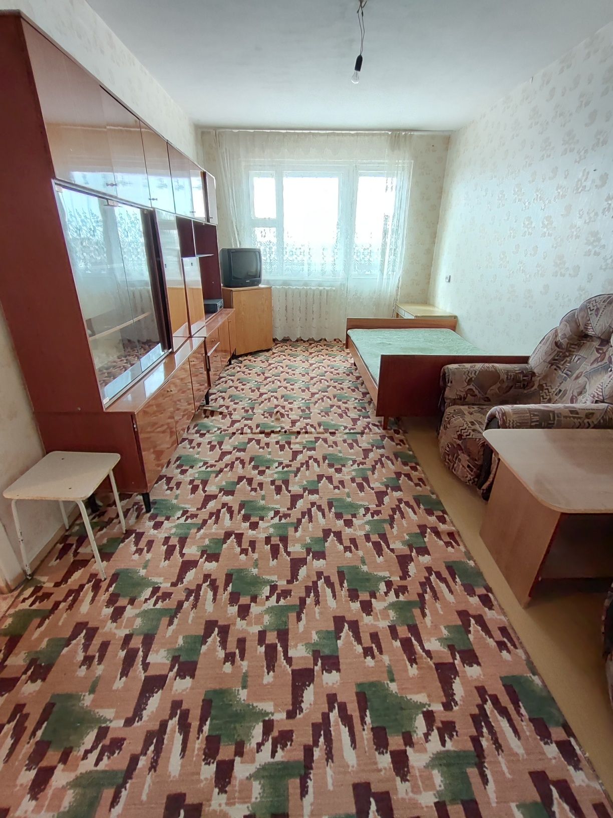 Продается 2-комн (6-70, 4 эт)