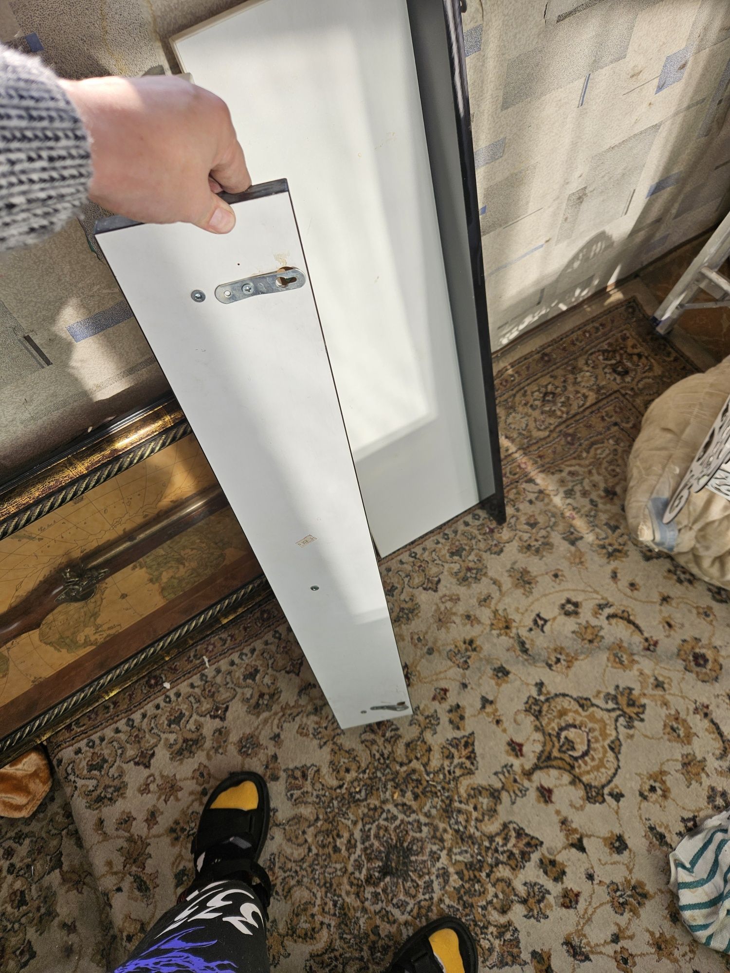Полки на стену универсальные
